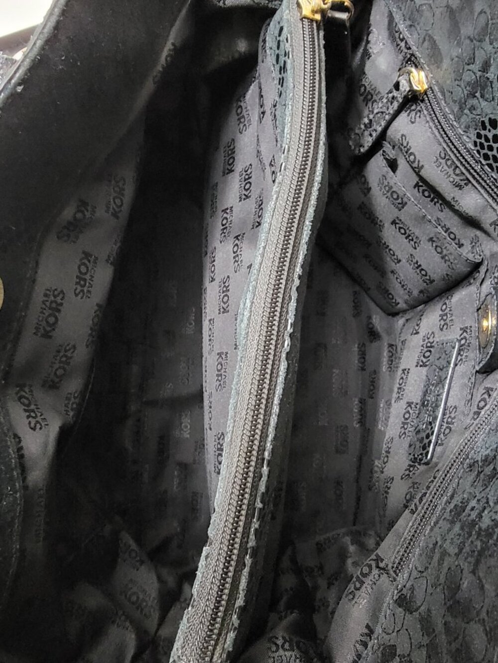 Michael Kors Hamilton Large Tote Black Metallic Snake Embossed Gold Hardware Bag - Picture 8 of 9
